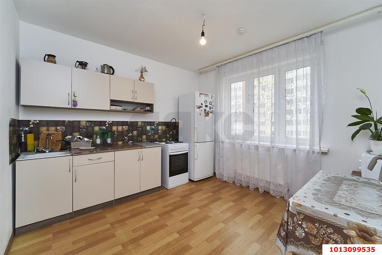 Фото №1: 2-комнатная квартира 70&nbsp;м², 9/16&nbsp;эт. - Краснодар, Прикубанский внутригородской округ, мкр. Микрохирургии глаза, ул. Академика Лукьяненко, 10