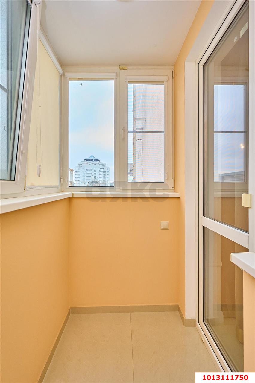 Фото №1: 2-комнатная квартира 76&nbsp;м², 18/19&nbsp;эт. - Краснодар, Западный внутригородской округ, мкр. Центральный, ул. Кубанская набережная, 64
