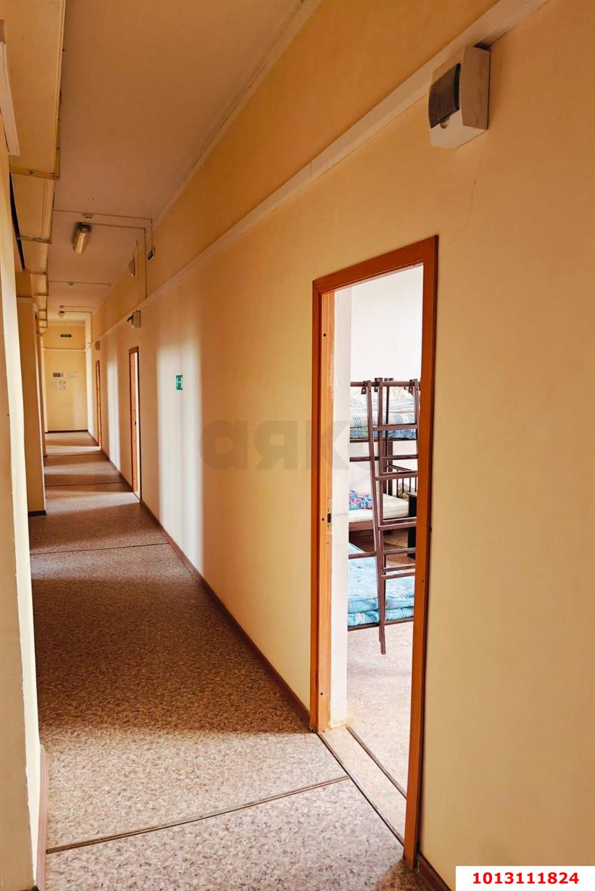 Фото №4: Отдельное здание 2200&nbsp;м², 1/3&nbsp;эт. - Варениковская, ул. Карла Маркса, 116