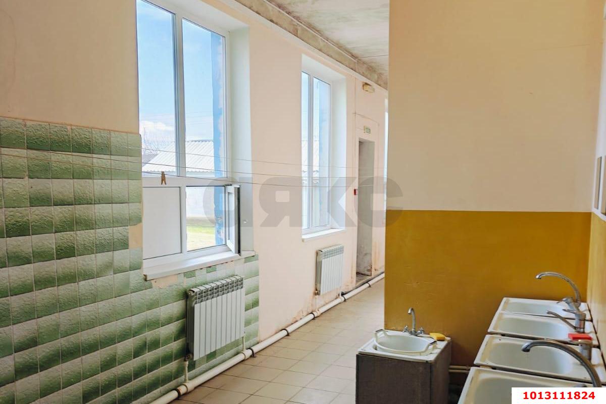 Фото №8: Отдельное здание 2200&nbsp;м², 1/3&nbsp;эт. - Варениковская, ул. Карла Маркса, 116