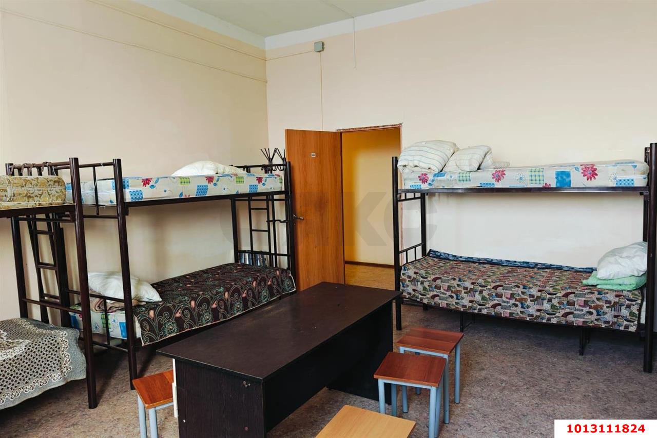 Фото №2: Отдельное здание 2200&nbsp;м², 1/3&nbsp;эт. - Варениковская, ул. Карла Маркса, 116