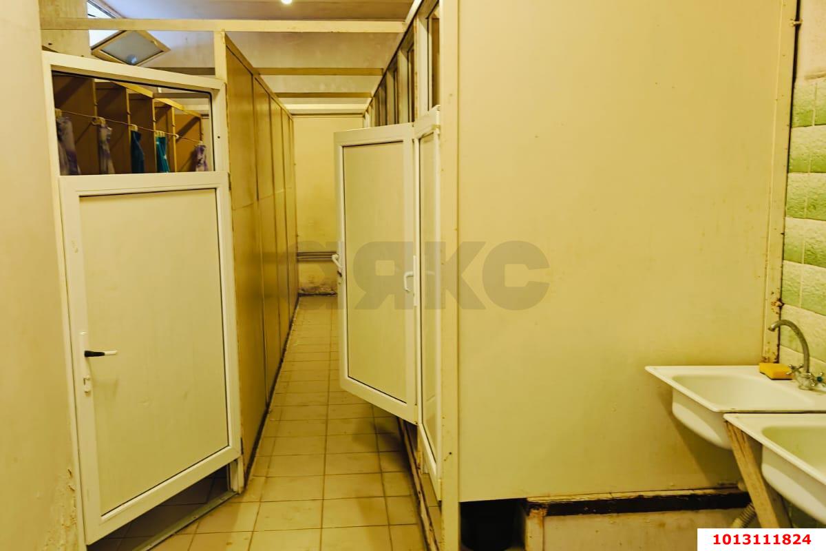 Фото №9: Отдельное здание 2200&nbsp;м², 1/3&nbsp;эт. - Варениковская, ул. Карла Маркса, 116