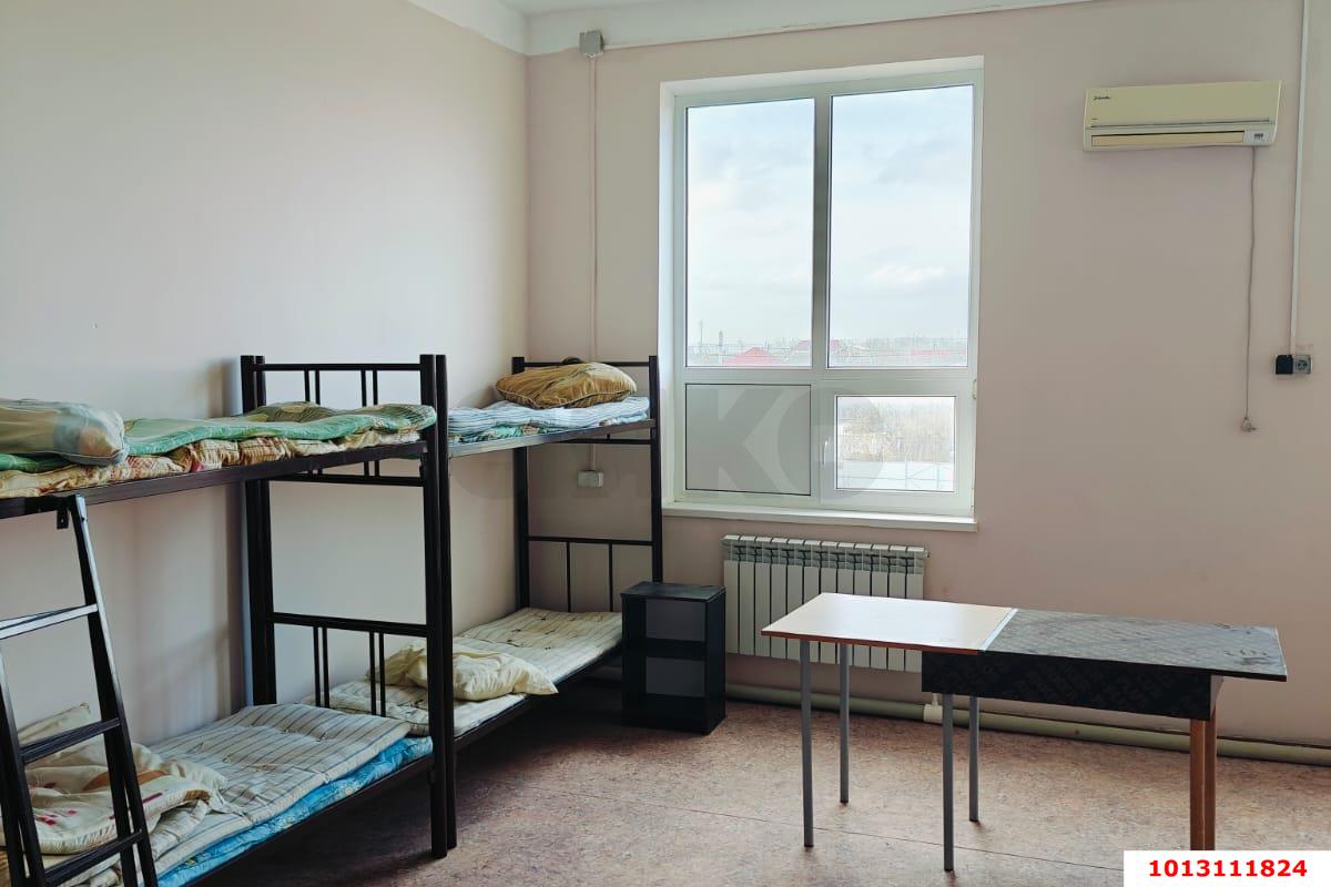 Фото №3: Отдельное здание 2200&nbsp;м², 1/3&nbsp;эт. - Варениковская, ул. Карла Маркса, 116