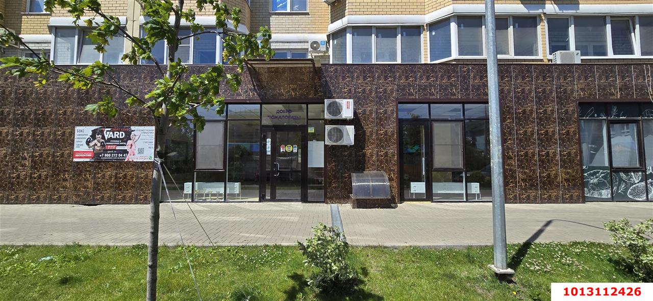 Фото №1: Торговое помещение 54&nbsp;м², 1/13&nbsp;эт. - Краснодар, Прикубанский внутригородской округ, Славянский, мкр. Светлоград, ул. Красных Партизан, 1/4к11