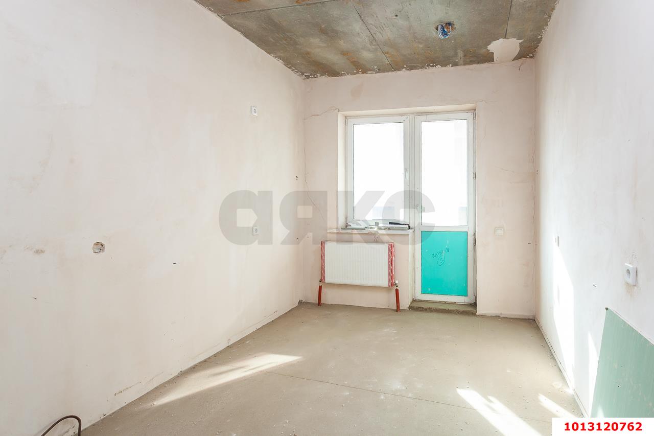 Фото №1: 2-комнатная квартира 60&nbsp;м², 1/16&nbsp;эт. - Краснодар, Западный внутригородской округ, мкр. Юбилейный, ул. 70-летия Октября, 1/2