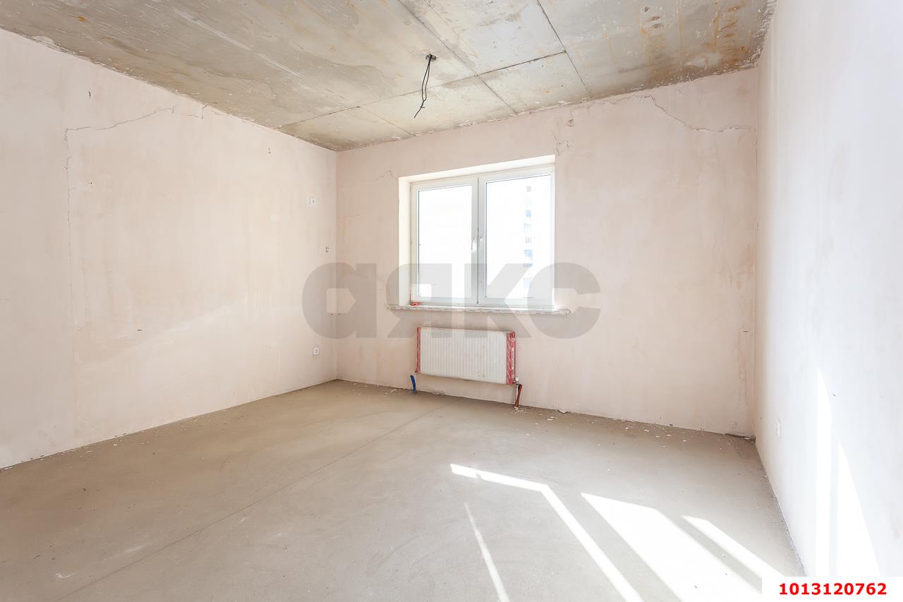 Фото №5: 2-комнатная квартира 60&nbsp;м², 1/16&nbsp;эт. - Краснодар, Западный внутригородской округ, мкр. Юбилейный, ул. 70-летия Октября, 1/2