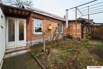 Фото №1: Часть дома 76 м² + 1.5 сот., 1 эт. - Краснодар, мкр. Центральный, ул. Чкалова, 67