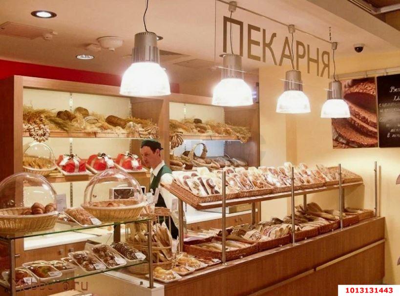 Фото №1: Торговое помещение 19&nbsp;м², 1/1&nbsp;эт. - Краснодар, Центральный внутригородской округ, мкр. Центральный, ул. Красноармейская, 62