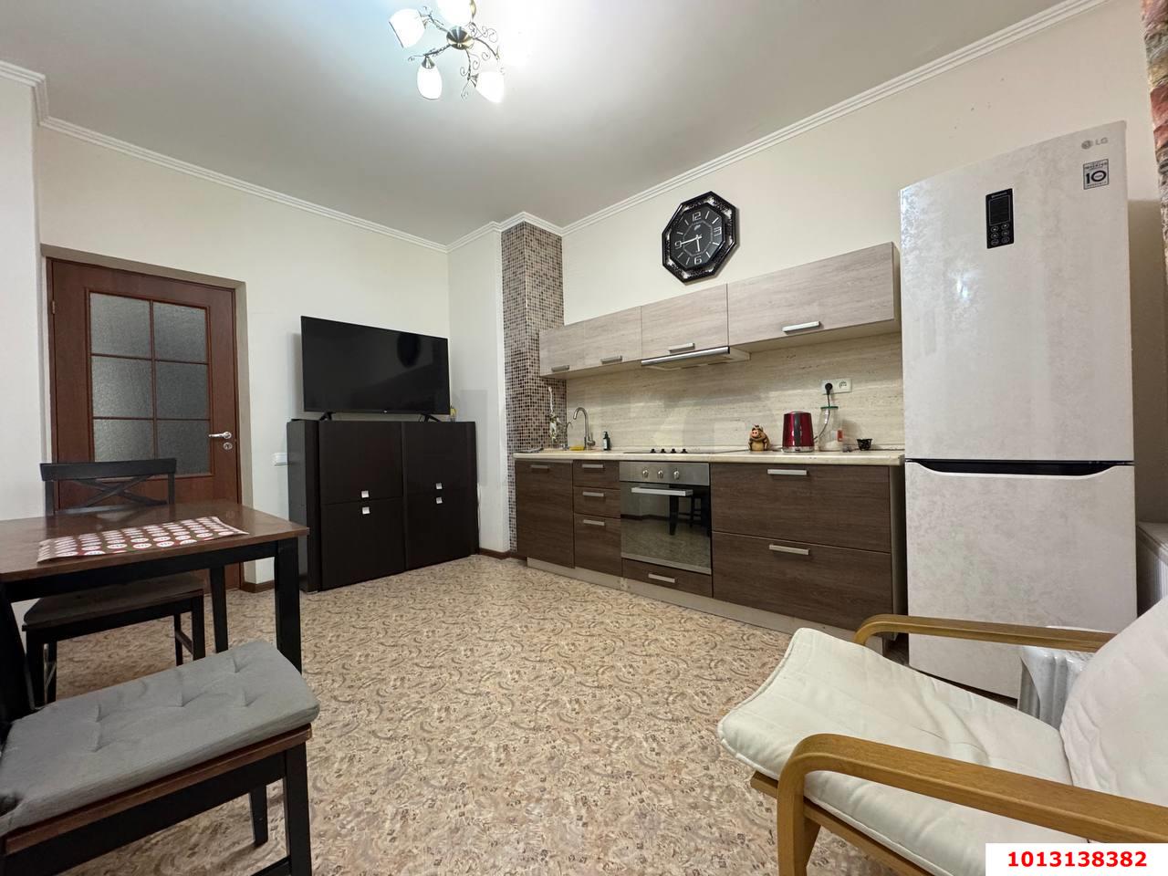 Фото №1: 2-комнатная квартира 70&nbsp;м², 1/12&nbsp;эт. - Краснодар, Карасунский внутригородской округ, мкр. Почтовый, ул. Артезианская, 20