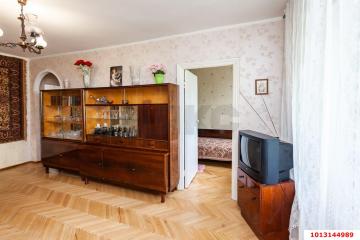 Фото №1: 3-комнатная квартира 55 м², 3/5 эт. - Краснодар, мкр. Черёмушки, ул. Старокубанская, 119