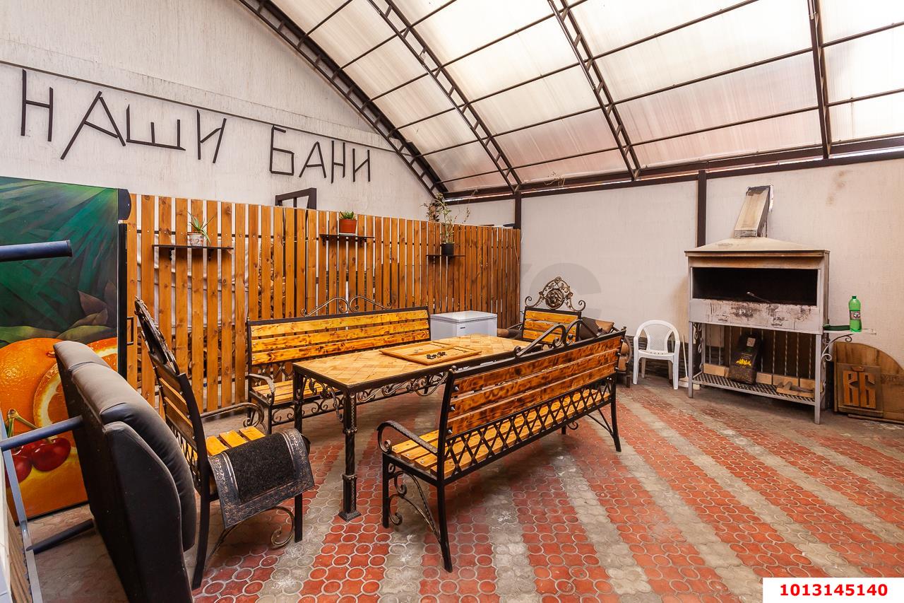 Фото №2: Отдельное здание 459&nbsp;м², 1/2&nbsp;эт. - Краснодар, Прикубанский внутригородской округ, мкр. Славянский, ул. 2-я Линия, 182
