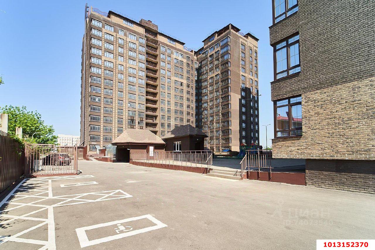 Фото №1: 1-комнатная квартира 50&nbsp;м², 14/16&nbsp;эт. - Краснодар, Прикубанский внутригородской округ, мкр. 9-й километр, ул. Ярославская, 113