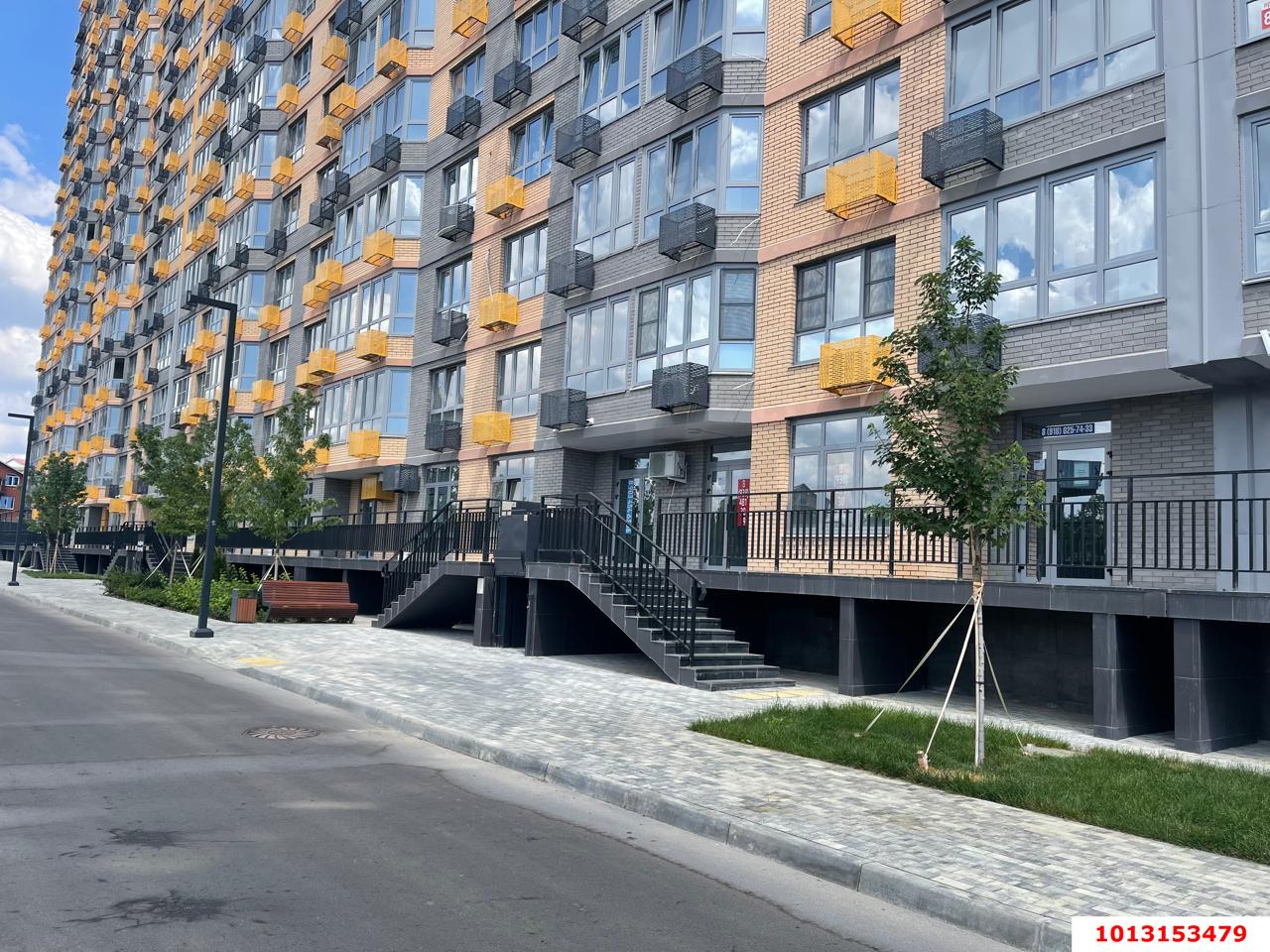 Фото №1: Торговое помещение 100&nbsp;м², 1/24&nbsp;эт. - Краснодар, Карасунский внутригородской округ, мкр. ЖК Сказка Град, ул. имени В.Н. Мачуги, 166А