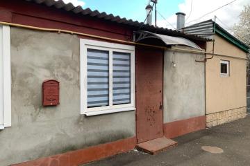 Фото №1: 3-комнатная квартира 60 м², 1/1 эт. - Краснодар, мкр. Центральный, ул. Новокузнечная, 132