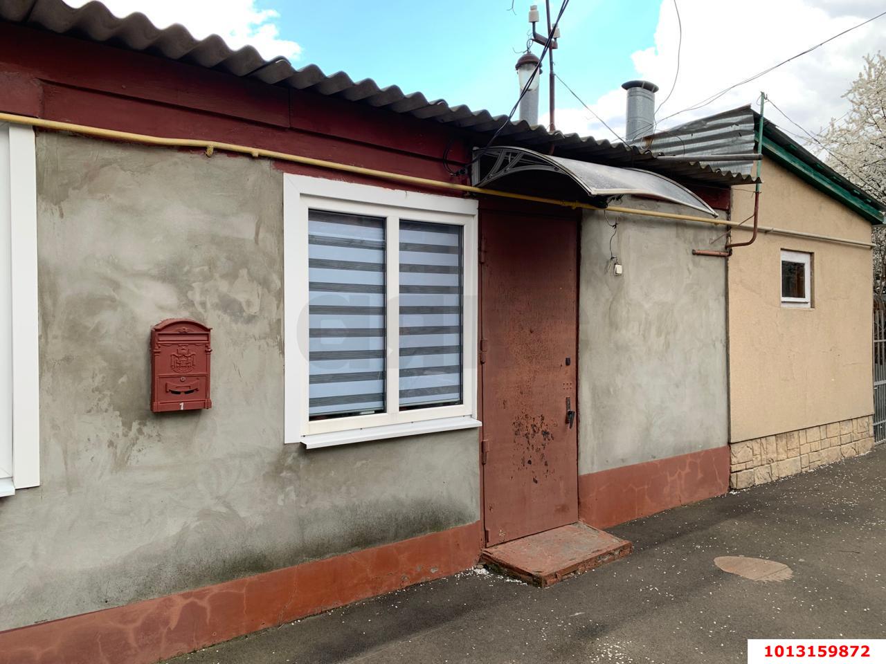 Фото №1: 3-комнатная квартира 60&nbsp;м², 1/1&nbsp;эт. - Краснодар, Центральный внутригородской округ, Покровка, мкр. Центральный, ул. Новокузнечная, 132