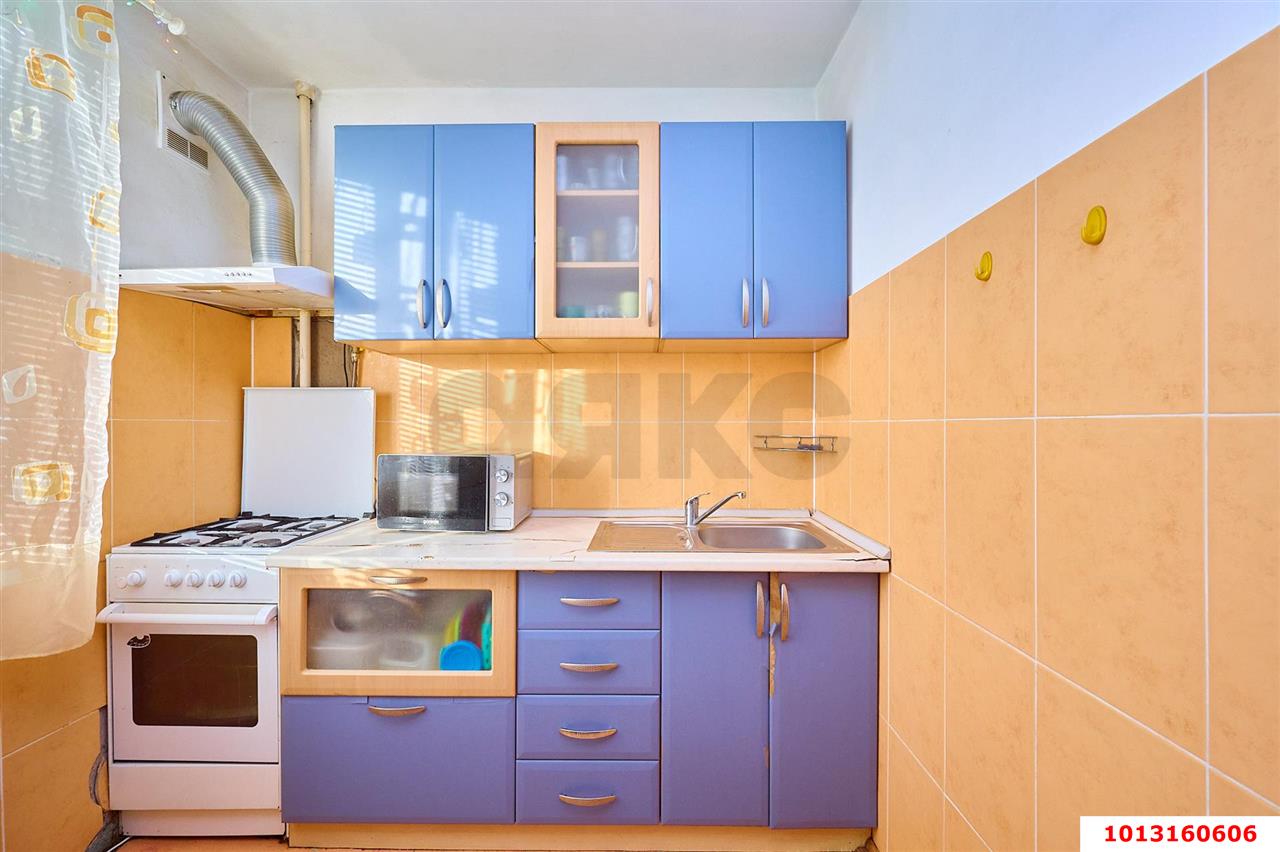 Фото №11: 3-комнатная квартира 69&nbsp;м², 8/10&nbsp;эт. - Краснодар, Западный внутригородской округ, мкр. Юбилейный, пр-кт Чекистов, 8
