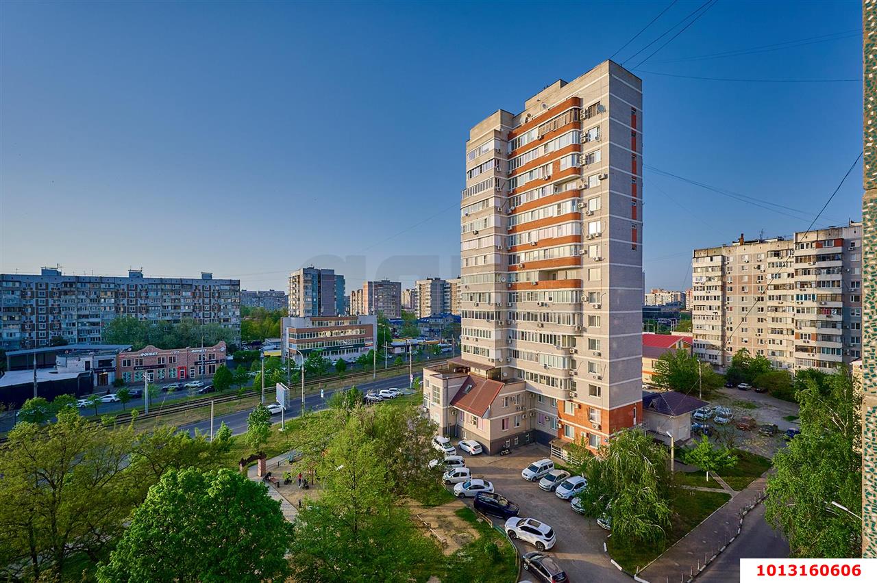 Фото №4: 3-комнатная квартира 69&nbsp;м², 8/10&nbsp;эт. - Краснодар, Западный внутригородской округ, мкр. Юбилейный, пр-кт Чекистов, 8