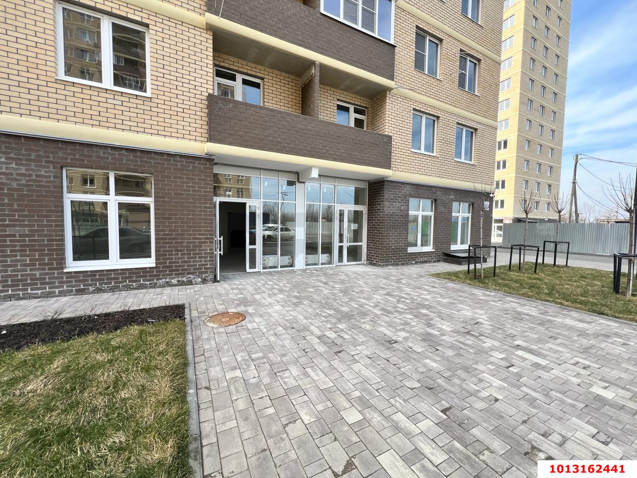 Фото №1: Торговое помещение 44&nbsp;м², 1/16&nbsp;эт. - Краснодар, Прикубанский внутригородской округ, мкр. жилой комплекс Дыхание, ул. Лётчика Позднякова, 2к16