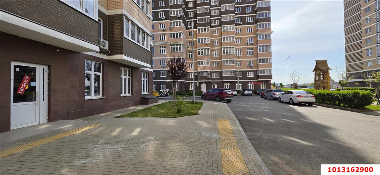 Фото №4: Торговое помещение 126&nbsp;м², 1/16&nbsp;эт. - Краснодар, Прикубанский внутригородской округ, мкр. ЖК Красная Площадь, ул. им. Мурата Ахеджака, 12к8