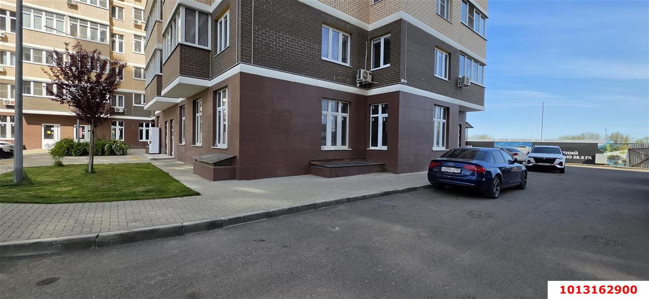 Фото №7: Торговое помещение 126&nbsp;м², 1/16&nbsp;эт. - Краснодар, Прикубанский внутригородской округ, мкр. ЖК Красная Площадь, ул. им. Мурата Ахеджака, 12к8
