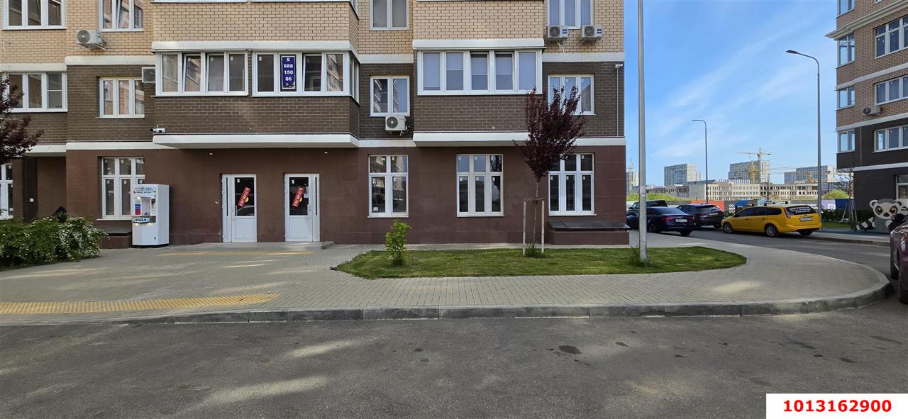 Фото №2: Торговое помещение 126&nbsp;м², 1/16&nbsp;эт. - Краснодар, Прикубанский внутригородской округ, мкр. ЖК Красная Площадь, ул. им. Мурата Ахеджака, 12к8
