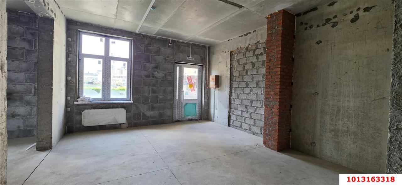Фото №6: Торговое помещение 122&nbsp;м², 1/16&nbsp;эт. - Краснодар, Прикубанский внутригородской округ, мкр. ЖК Красная Площадь, ул. им. Мурата Ахеджака, 12к8