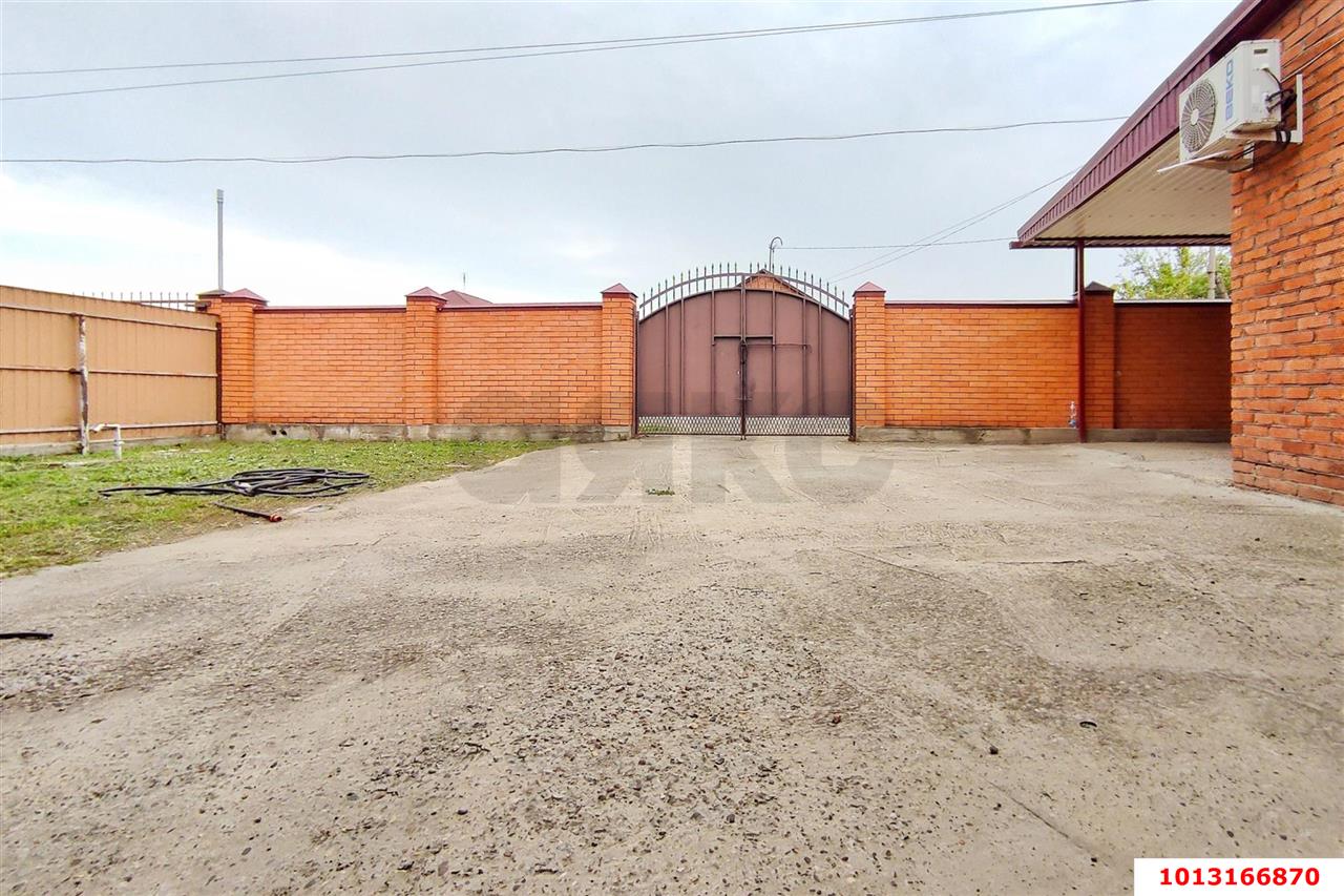 Фото №2: Дом 150&nbsp;м² + 16&nbsp;сот., 1&nbsp;эт. - Адыгейск, ул. Комсомольская, 43