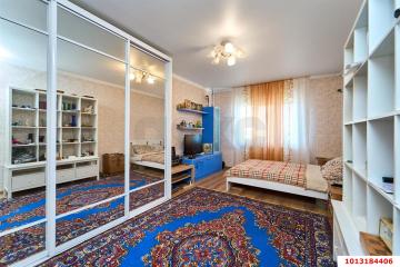 Фото №1: 1-комнатная квартира 43 м², 7/17 эт. - Краснодар, ж/м Пашковский, ул. Лавочкина, 13