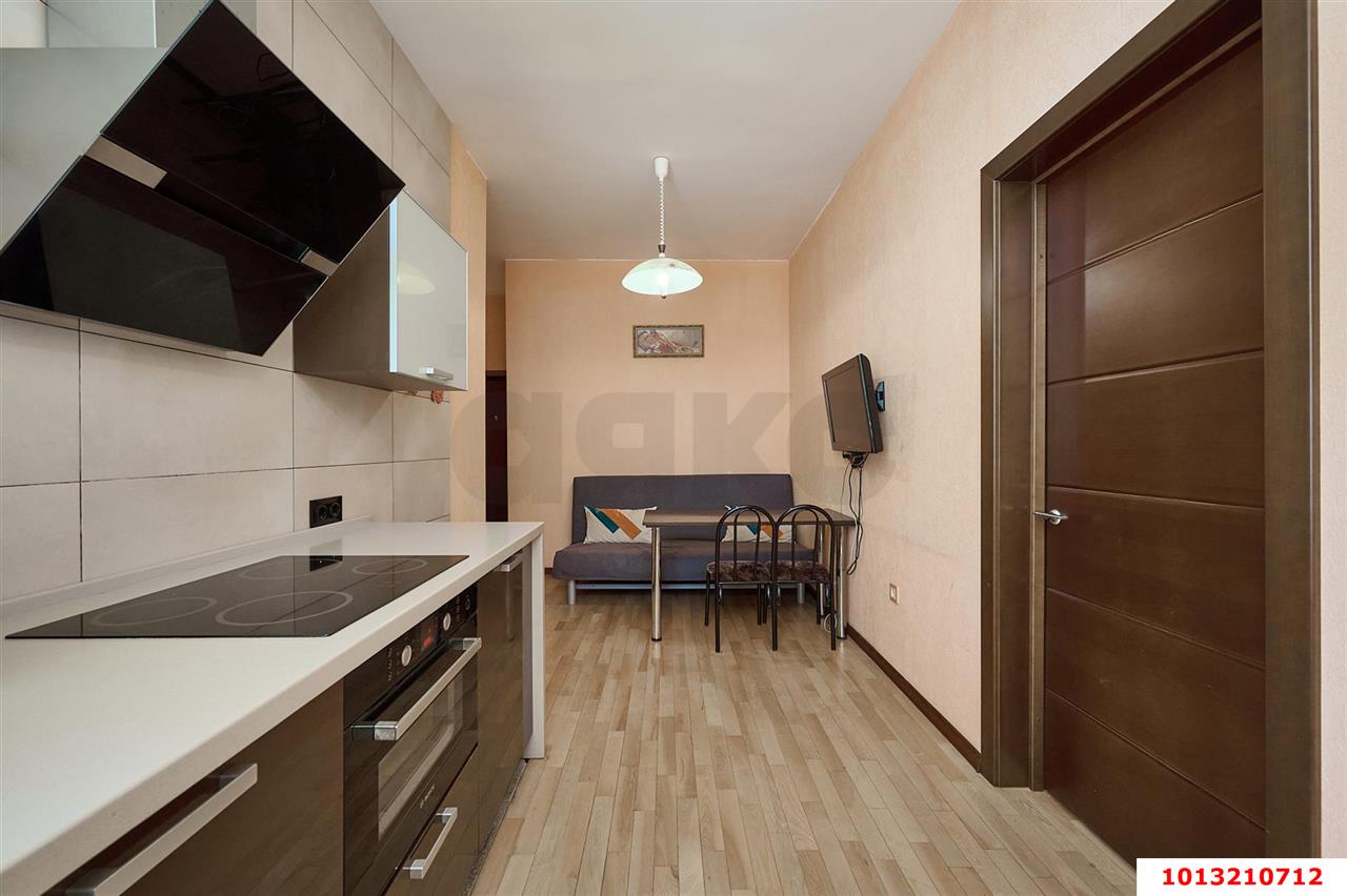 Фото №1: 1-комнатная квартира 45&nbsp;м², 3/4&nbsp;эт. - Краснодар, Прикубанский внутригородской округ, Калинино, мкр. Завод Радиоизмерительных Приборов, ул. Вологодская, 1