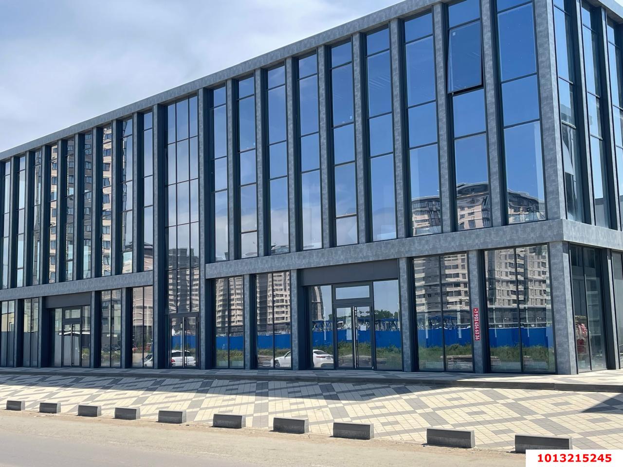 Фото №4: Отдельное здание 5000&nbsp;м², 1/2&nbsp;эт. - Краснодар, мкр. Прикубанский внутригородской округ, ул. Дмитрия Есаулко, 37
