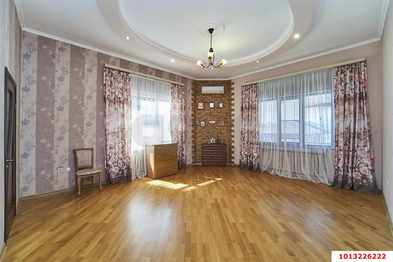 Фото №10: Дом 439&nbsp;м² + 16&nbsp;сот., 2&nbsp;эт. - Новотитаровская, ул. Продольная, 54