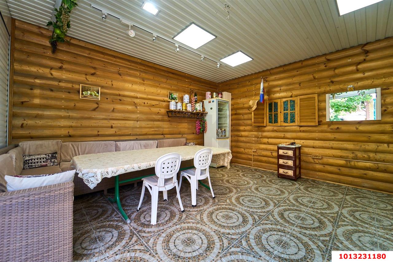 Фото №12: Дом 451&nbsp;м² + 8.3&nbsp;сот., 2&nbsp;эт. - Знаменский, Карасунский внутригородской округ, мкр. СНТ Восход, ул. Виноградная
