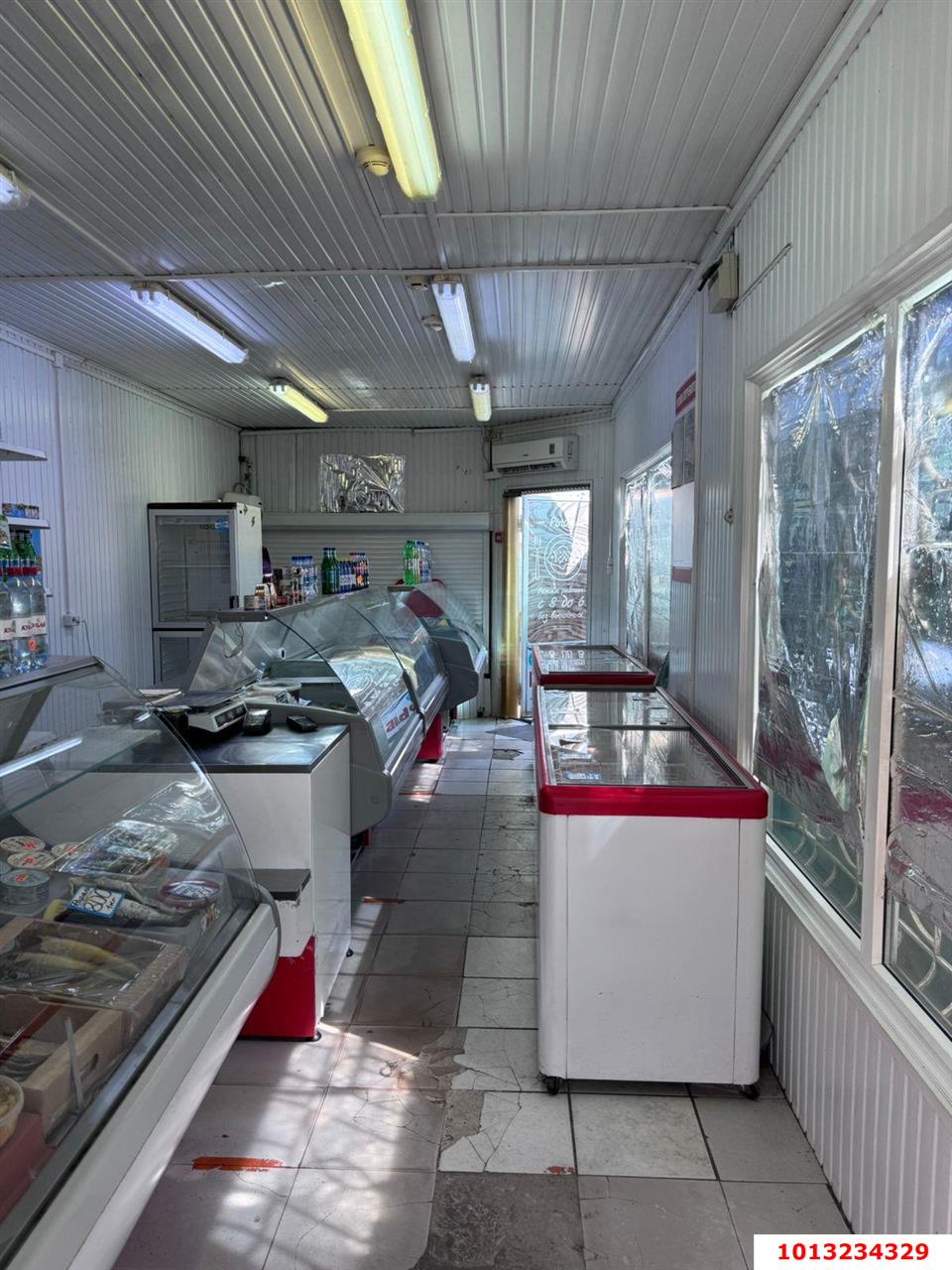 Фото №5: Торговое помещение 28&nbsp;м², 1/1&nbsp;эт. - Краснодар, Прикубанский внутригородской округ, Отделение № 1 совхоза Солнечный, мкр. Фестивальный, ул. Атарбекова, 1