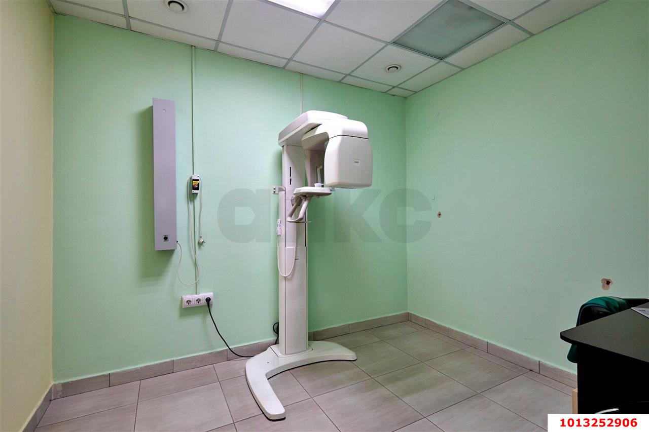 Фото №13: Торговое помещение 155&nbsp;м², 1/3&nbsp;эт. - Геленджик, пр-кт Геленджикский, 41
