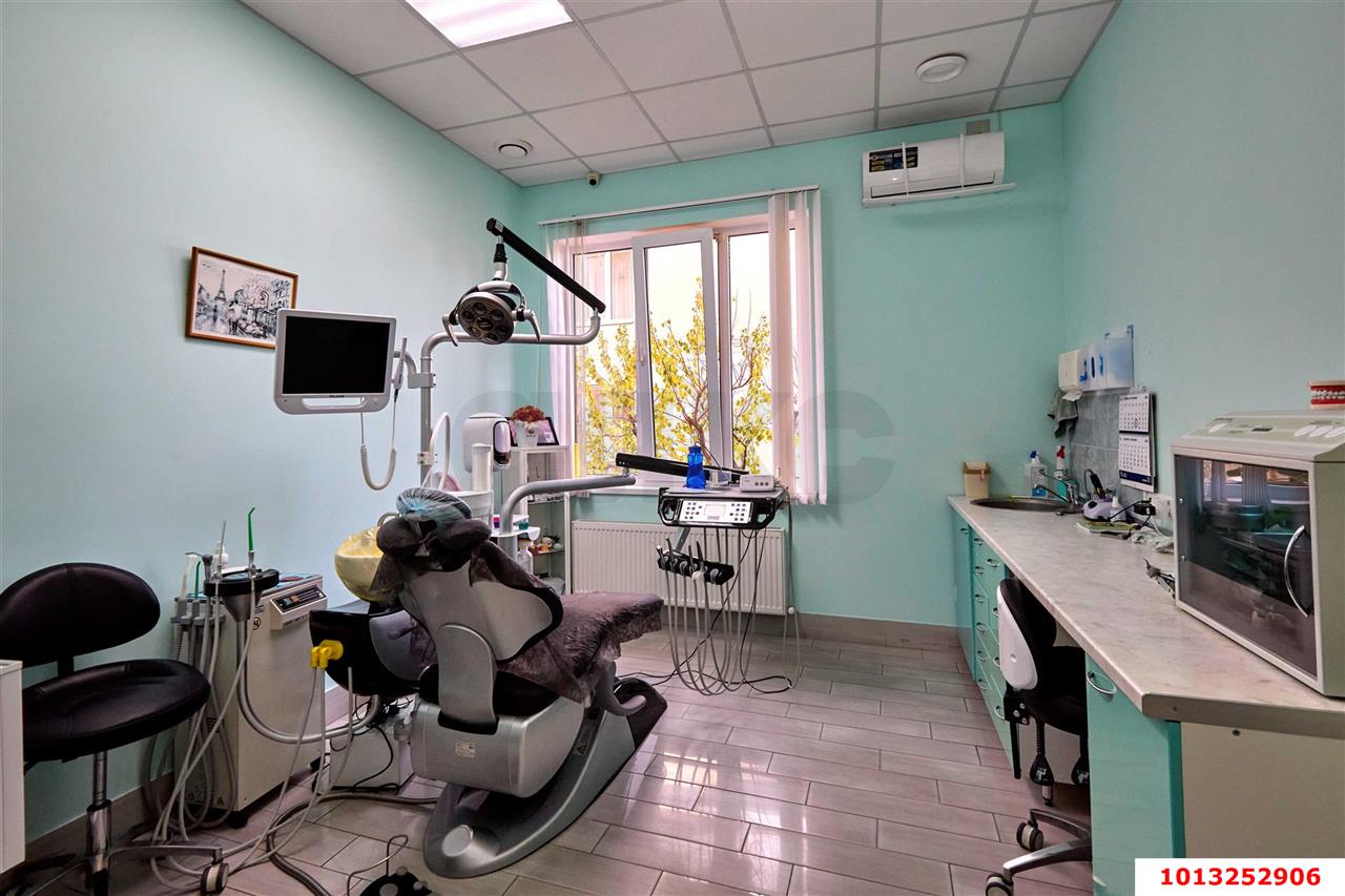 Фото №10: Торговое помещение 155&nbsp;м², 1/3&nbsp;эт. - Геленджик, пр-кт Геленджикский, 41