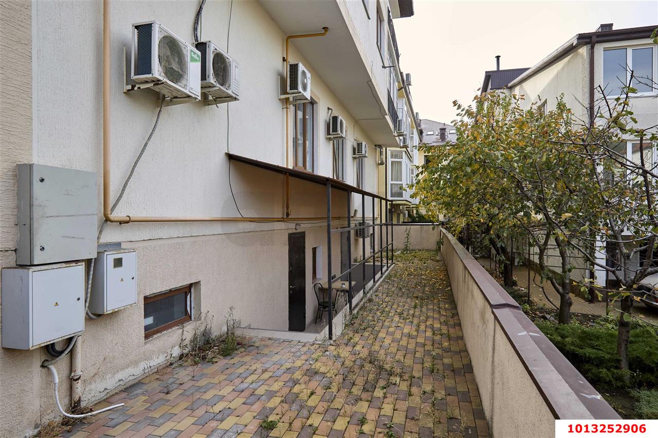 Фото №5: Торговое помещение 155&nbsp;м², 1/3&nbsp;эт. - Геленджик, пр-кт Геленджикский, 41