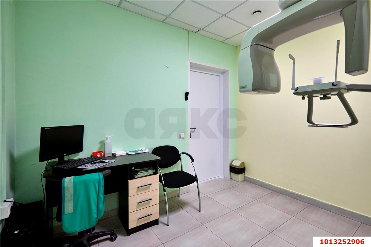 Фото №14: Торговое помещение 155&nbsp;м², 1/3&nbsp;эт. - Геленджик, пр-кт Геленджикский, 41
