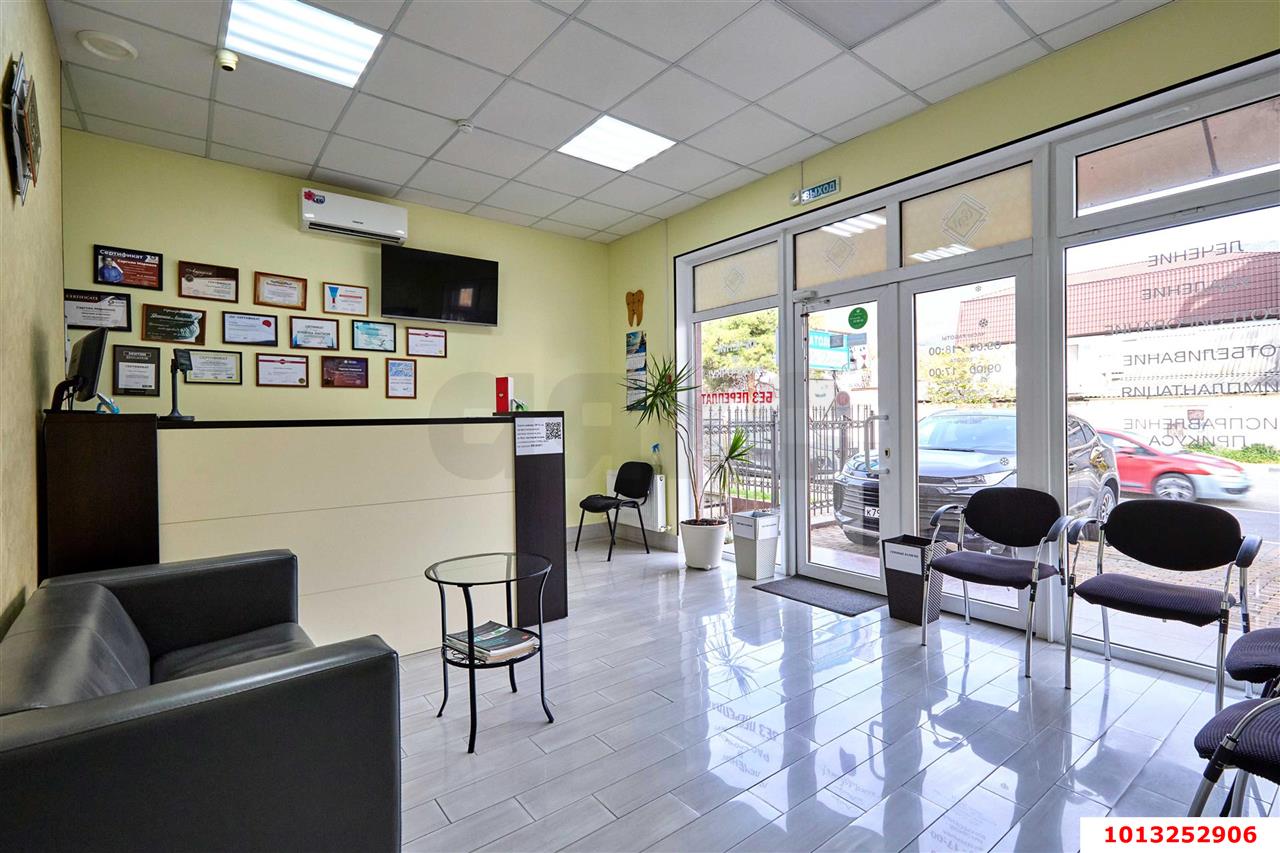 Фото №6: Торговое помещение 155&nbsp;м², 1/3&nbsp;эт. - Геленджик, пр-кт Геленджикский, 41