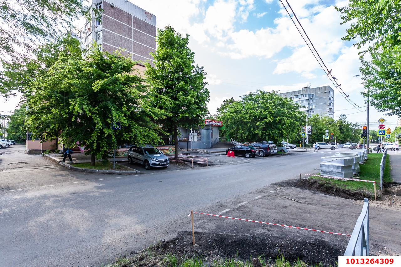 Фото №36: Торговое помещение 969&nbsp;м², 1/3&nbsp;эт. - Краснодар, Прикубанский внутригородской округ, мкр. Фестивальный, ул. Гагарина, 170/1