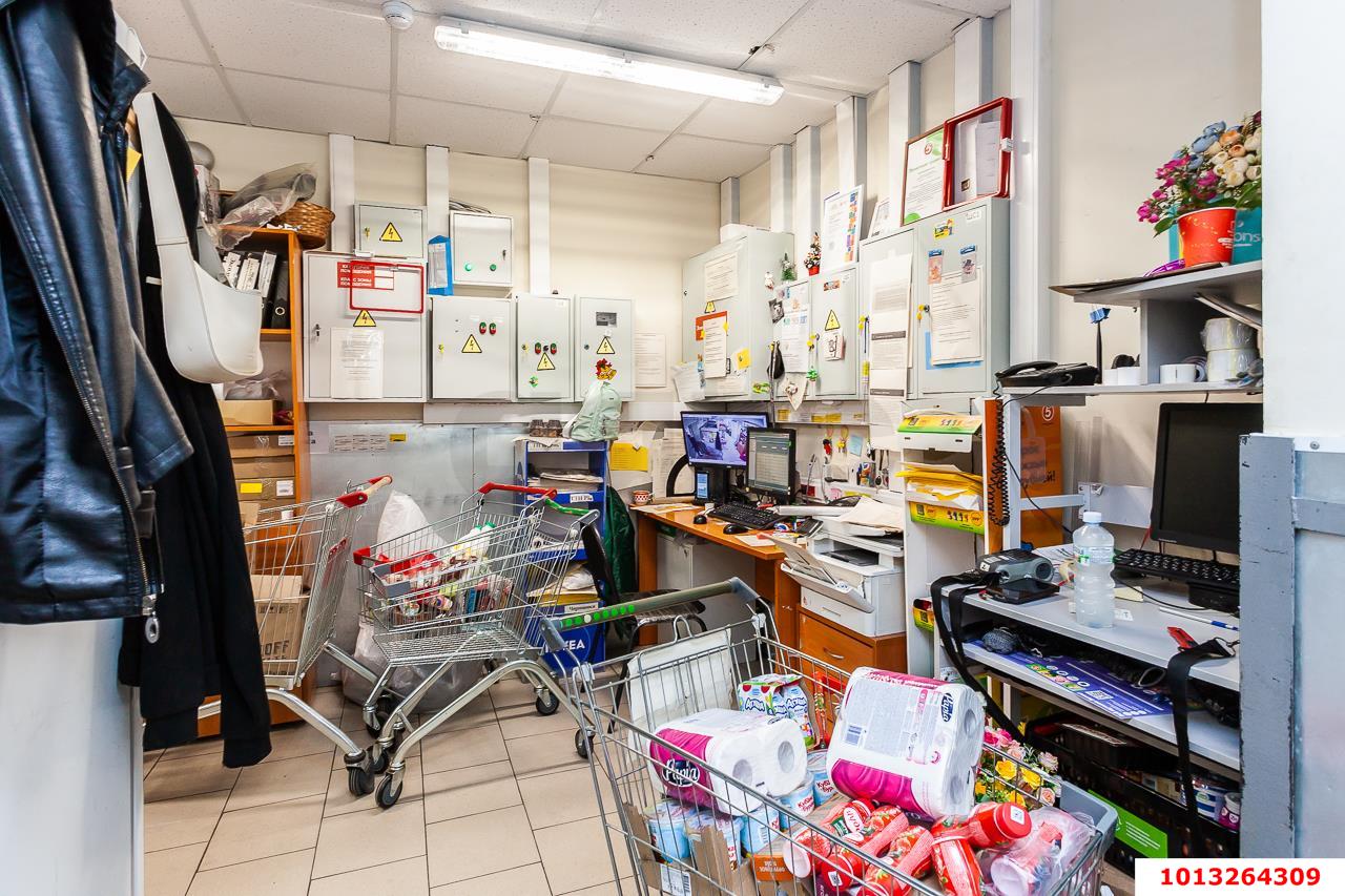 Фото №20: Торговое помещение 969&nbsp;м², 1/3&nbsp;эт. - Краснодар, Прикубанский внутригородской округ, мкр. Фестивальный, ул. Гагарина, 170/1