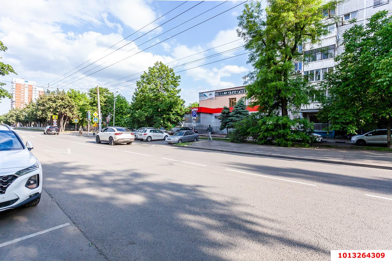 Фото №37: Торговое помещение 969&nbsp;м², 1/3&nbsp;эт. - Краснодар, Прикубанский внутригородской округ, мкр. Фестивальный, ул. Гагарина, 170/1