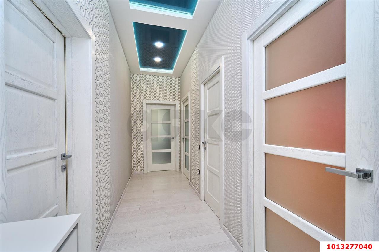 Фото №4: 3-комнатная квартира 90&nbsp;м², 2/4&nbsp;эт. - Краснодар, Западный внутригородской округ, мкр. Центральный, ул. Гоголя, 41