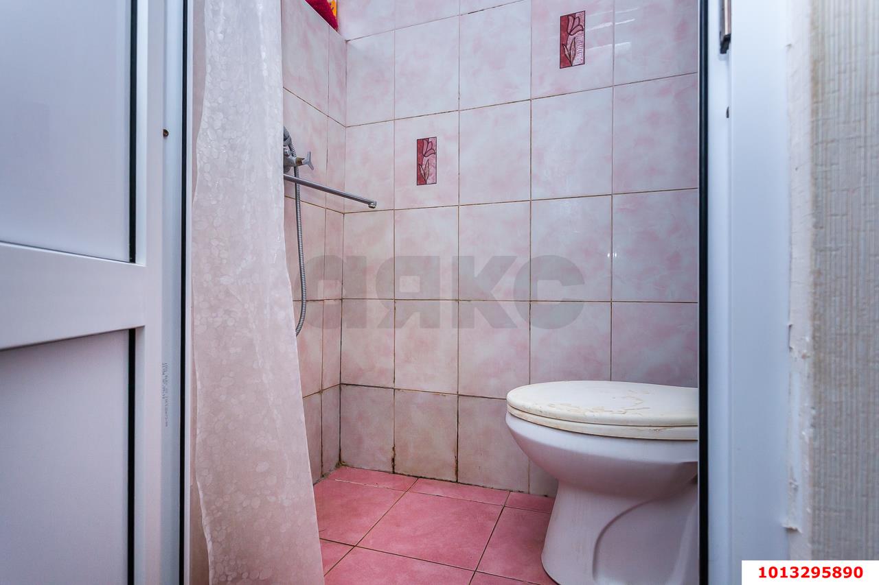 Фото №11: Часть дома 45&nbsp;м² + 1&nbsp;сот., 1&nbsp;эт. - Краснодар, Центральный внутригородской округ, мкр. Центральный, ул. Гоголя, 102