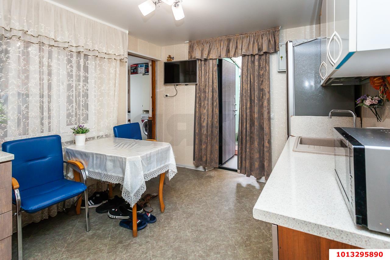 Фото №8: Часть дома 45&nbsp;м² + 1&nbsp;сот., 1&nbsp;эт. - Краснодар, Центральный внутригородской округ, мкр. Центральный, ул. Гоголя, 102