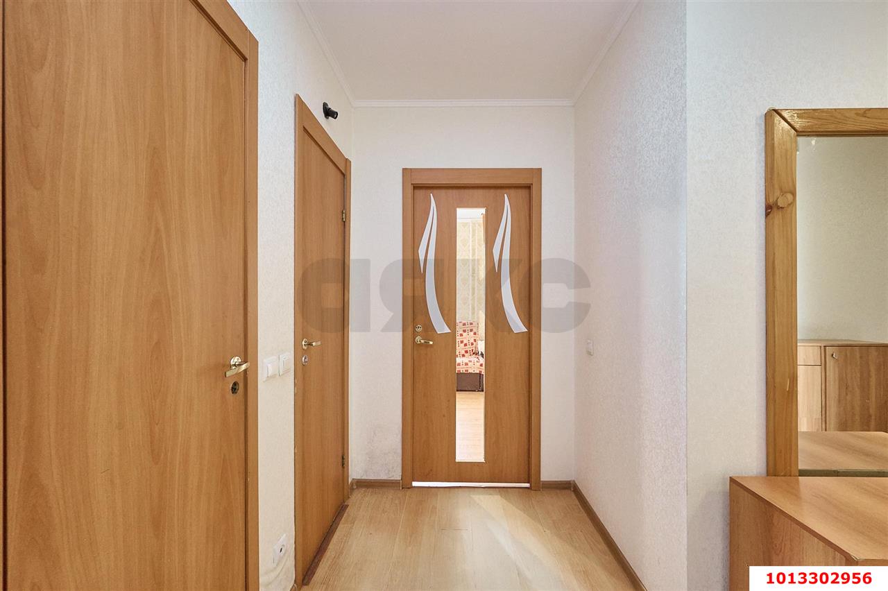 Фото №11: 2-комнатная квартира 55&nbsp;м², 14/16&nbsp;эт. - Краснодар, Западный внутригородской округ, Кожзавод, мкр. Военный городок № 1, ул. имени Калинина, 350/4