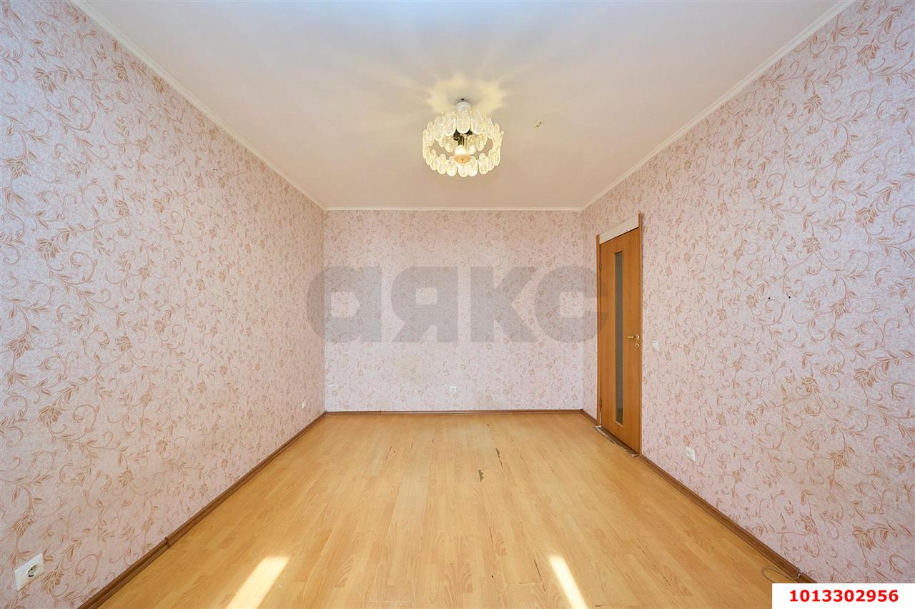 Фото №4: 2-комнатная квартира 55&nbsp;м², 14/16&nbsp;эт. - Краснодар, Западный внутригородской округ, Кожзавод, мкр. Военный городок № 1, ул. имени Калинина, 350/4