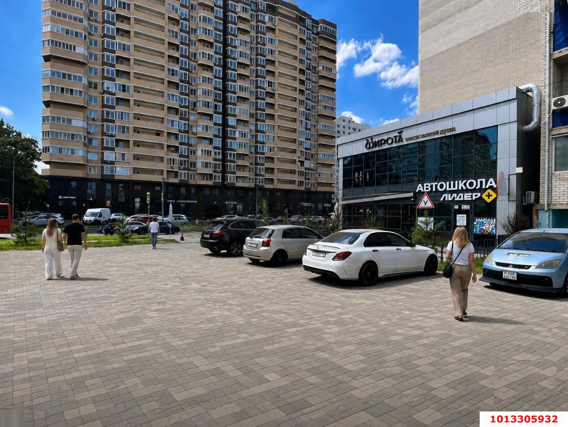 Фото №2: Торговое помещение 374&nbsp;м², 1/2&nbsp;эт. - Краснодар, Прикубанский внутригородской округ, мкр. Краевая Клиническая Больница, ул. 1 Мая, 268