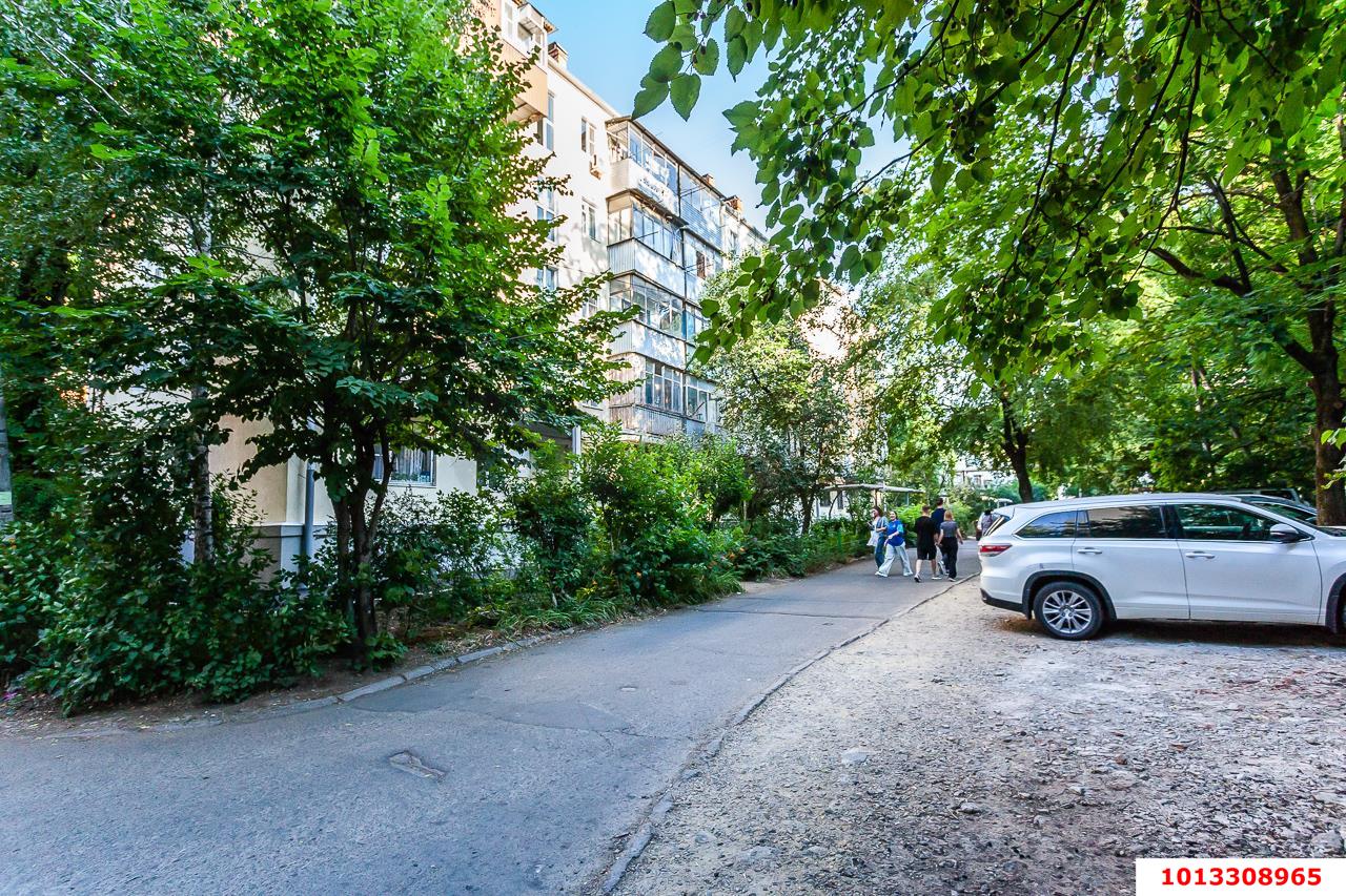 Фото №1: 2-комнатная квартира 52&nbsp;м², 1/5&nbsp;эт. - Краснодар, Карасунский внутригородской округ, мкр. Черёмушки, ул. Ставропольская, 107/6