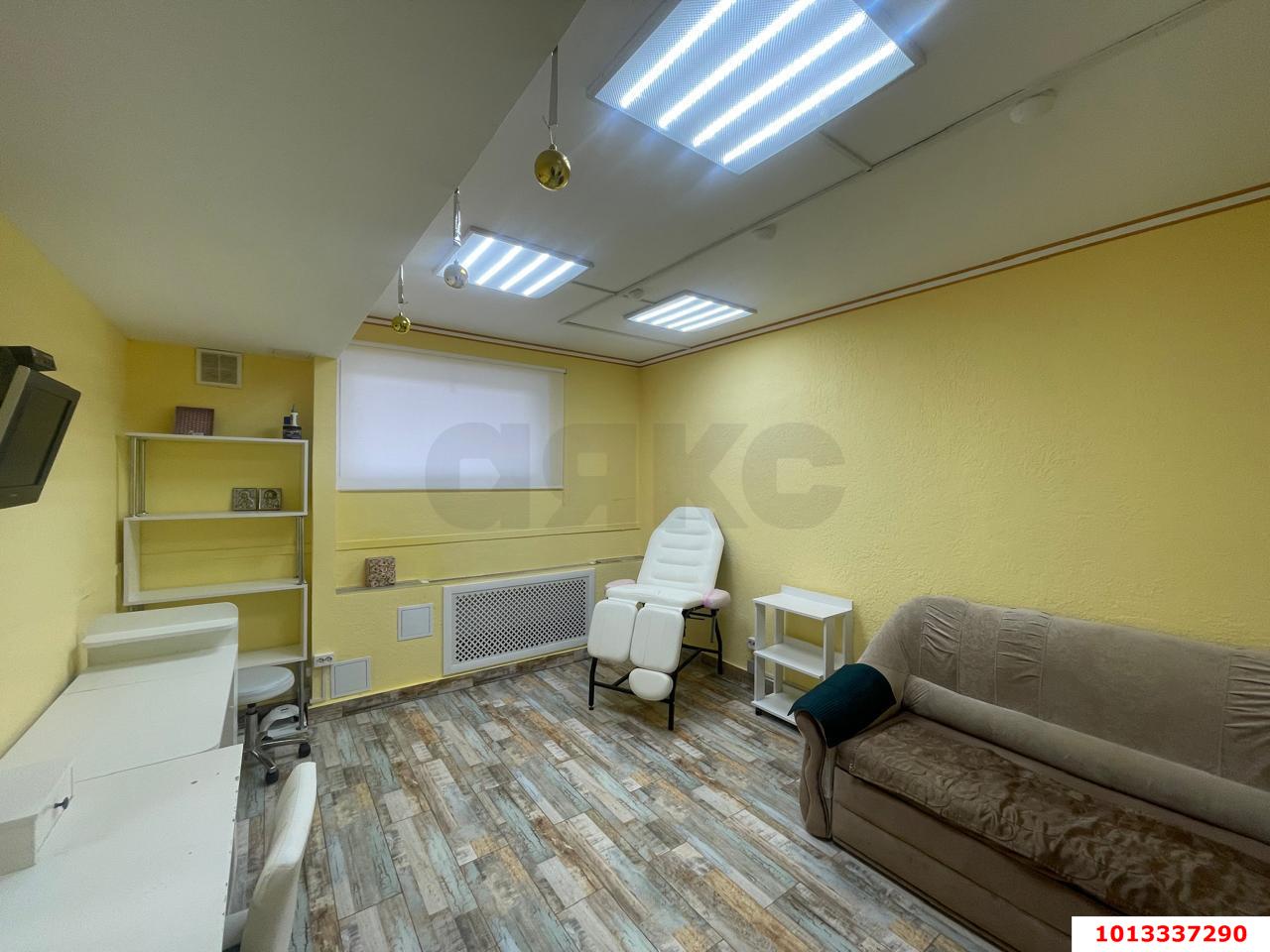 Фото №3: Торговое помещение 14&nbsp;м², 14&nbsp;эт. - Краснодар, Прикубанский внутригородской округ, мкр. Молодёжный, ул. Душистая, 43