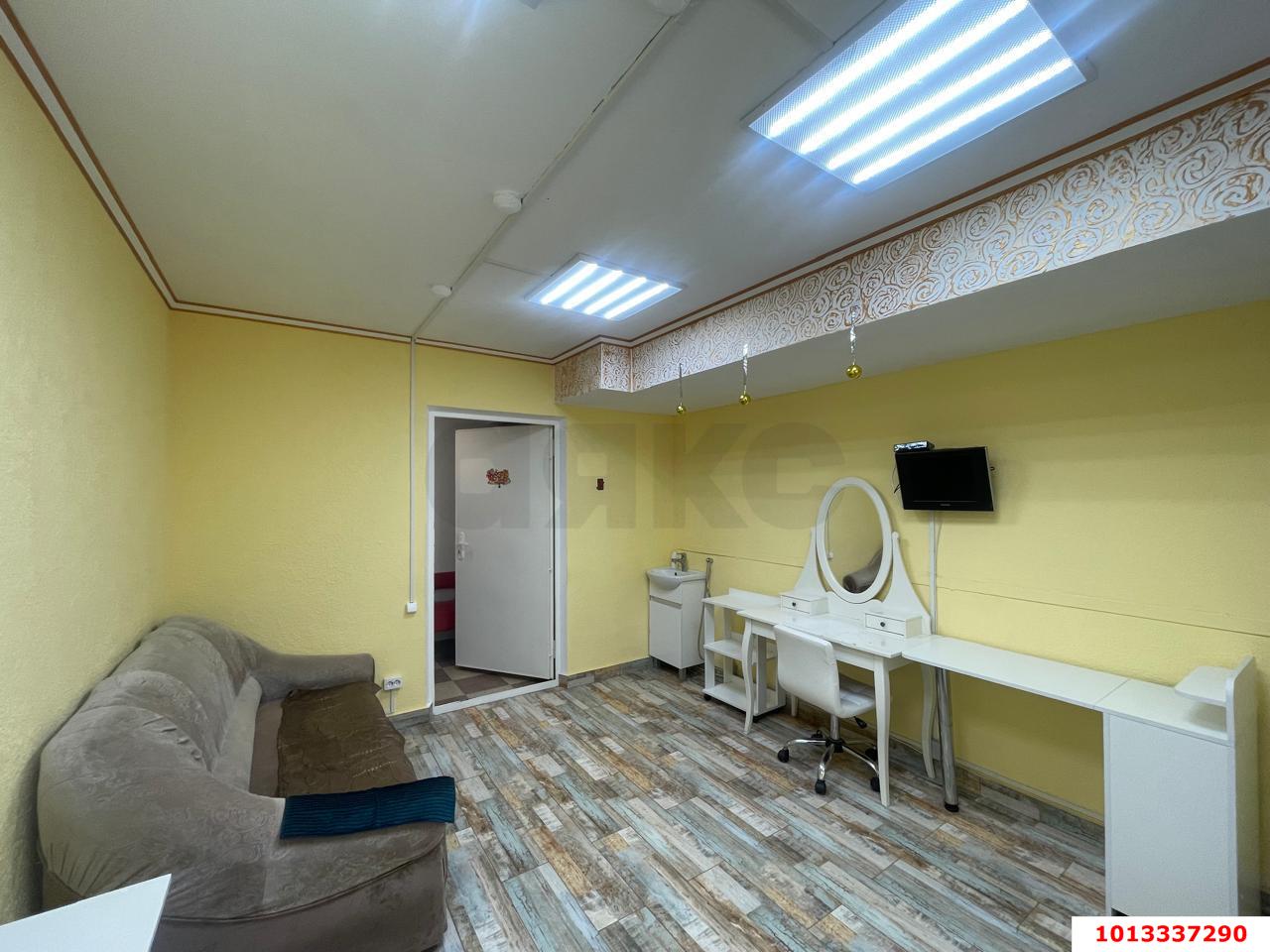 Фото №2: Торговое помещение 14&nbsp;м², 14&nbsp;эт. - Краснодар, Прикубанский внутригородской округ, мкр. Молодёжный, ул. Душистая, 43